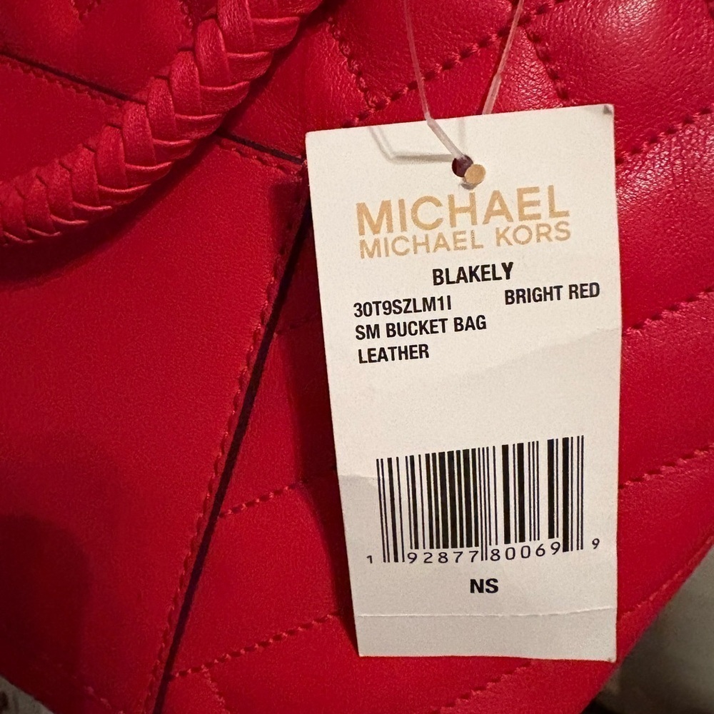 Micheal Kors Red Quilted Shoulder Bag - Picture 3 of 12